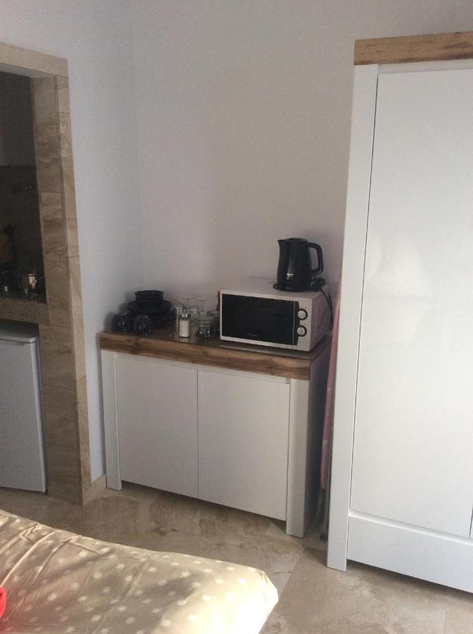 Mika Raclawicka 144 & Wislicka 3 - Adults Only Apartment